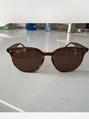 Ray-Ban Womens Brown Tortoise Sunglasses - Classic Round Frame